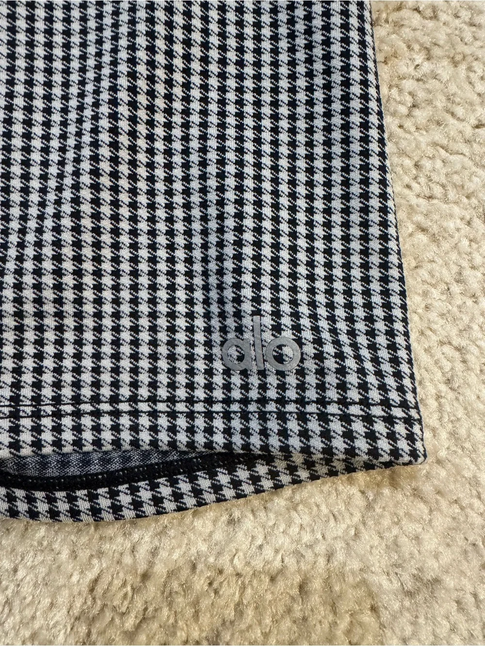 Alo Yoga High-Waist Micro Houndstooth Biker Shorts